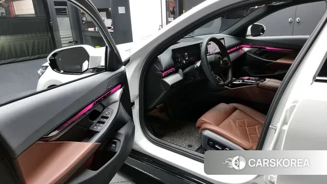 BMW 5 Series (G60) id 3399882 из Кореи 20