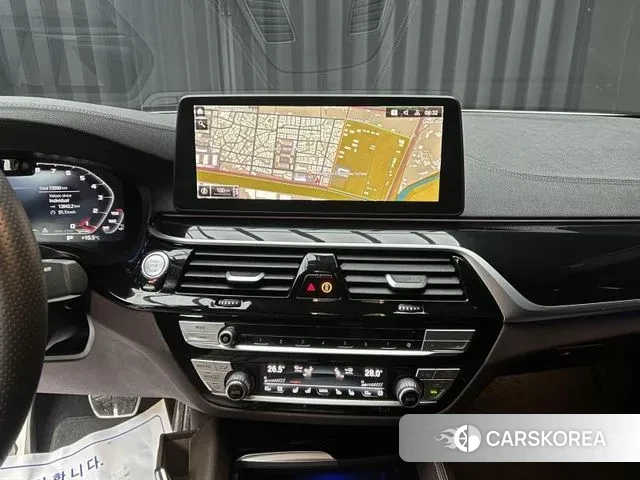 BMW 5 Series (G30) id 3437790 из Кореи 19