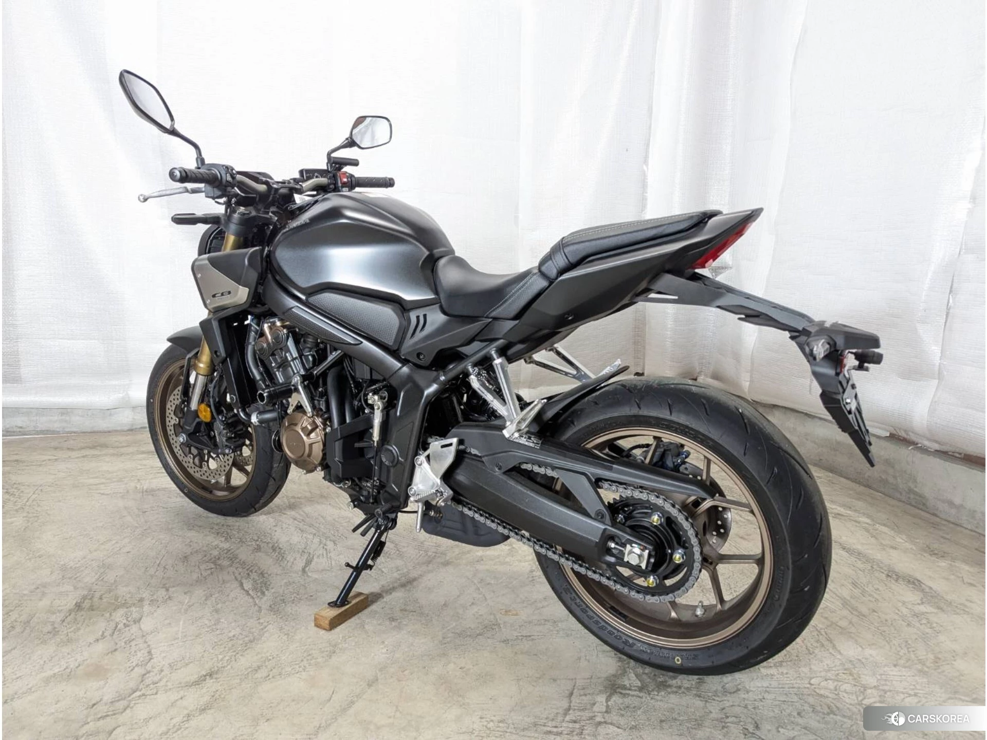 Проданный Honda CB650R E-CLUTCH id 4313240 из Японии, фото 10