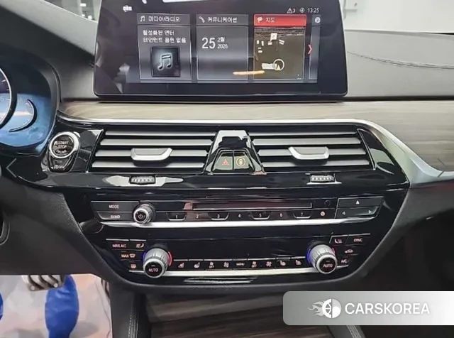 BMW 5 Series (G30) id 3766524 из Кореи 19