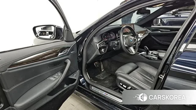 BMW 5 Series (G30) id 3545727 из Кореи 20