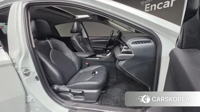 Toyota Camry (XV70) id 3103906 из Кореи 20