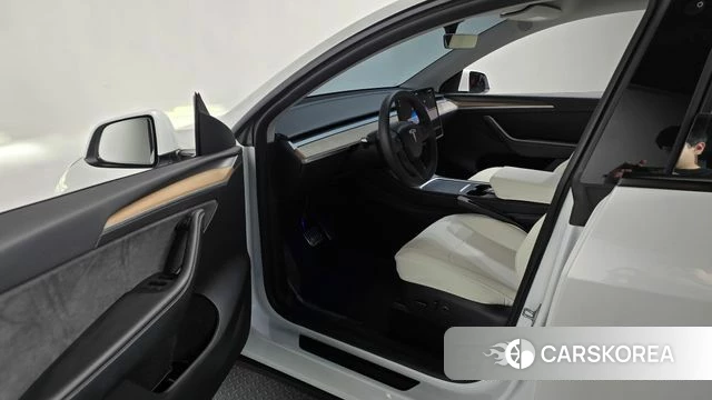 Tesla Model Y id 4414570 из Кореи 35