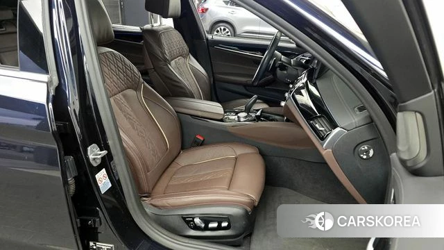 BMW 5 Series (G30) id 3865576 из Кореи 20