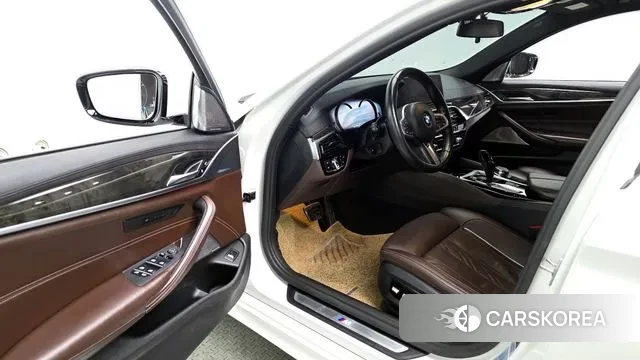 BMW 5 Series (G30) id 3779287 из Кореи 20