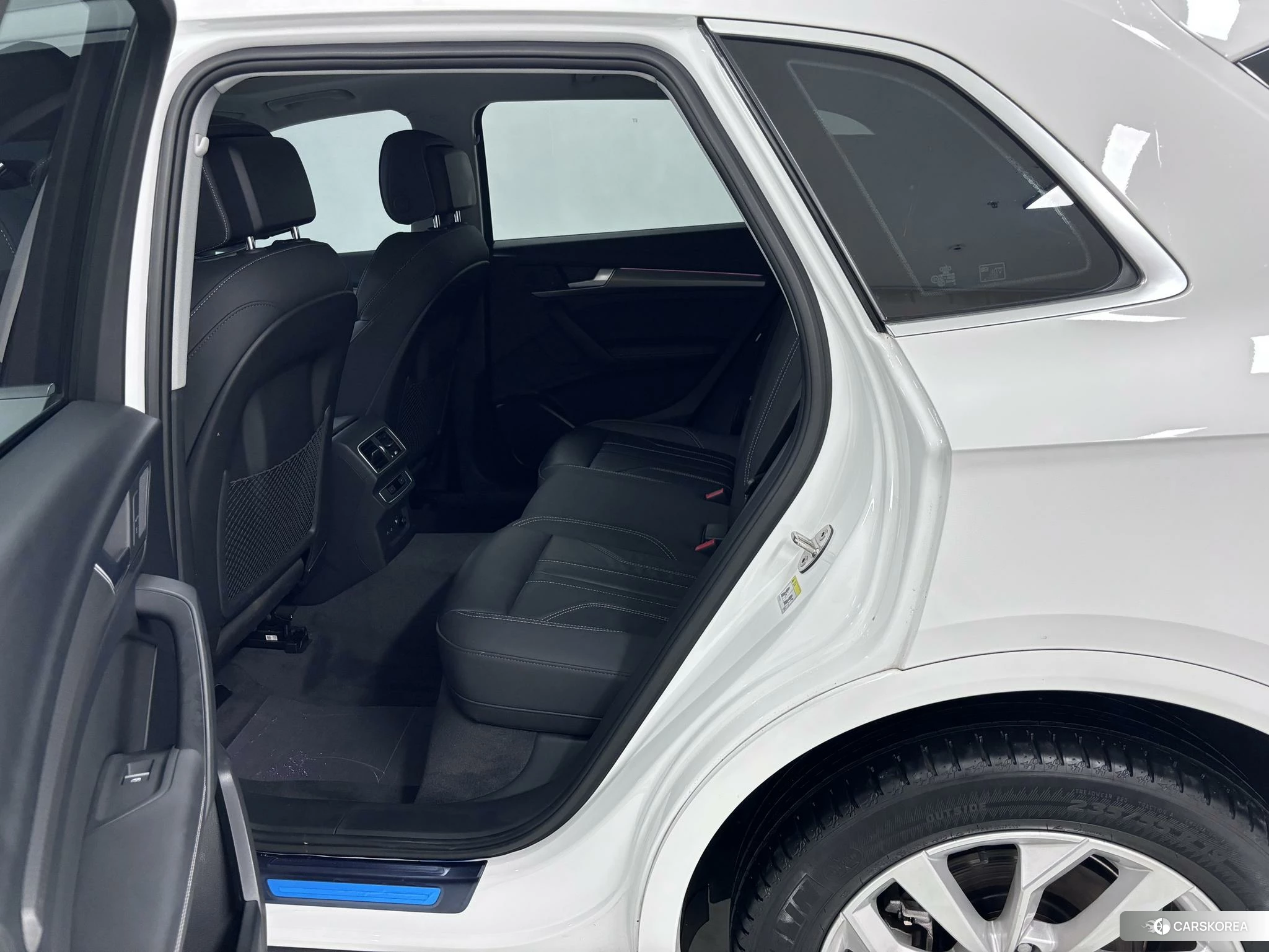 Audi Q5L id 4473379 из Китая 20