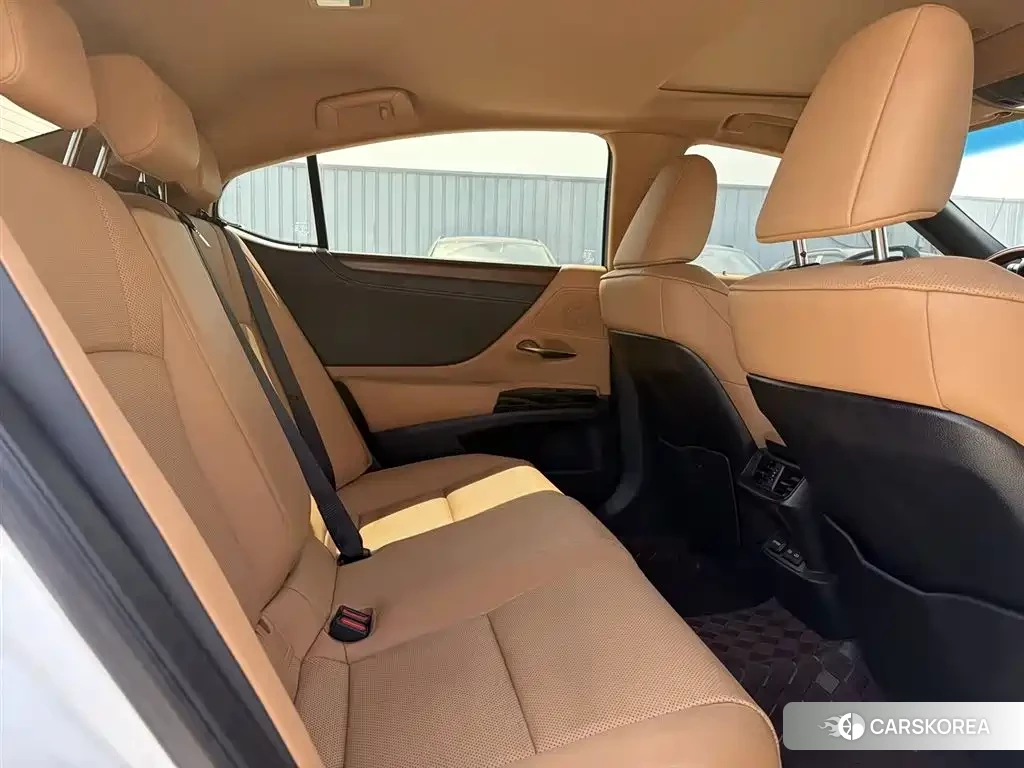 Lexus ES id 4669420 из Китая 20