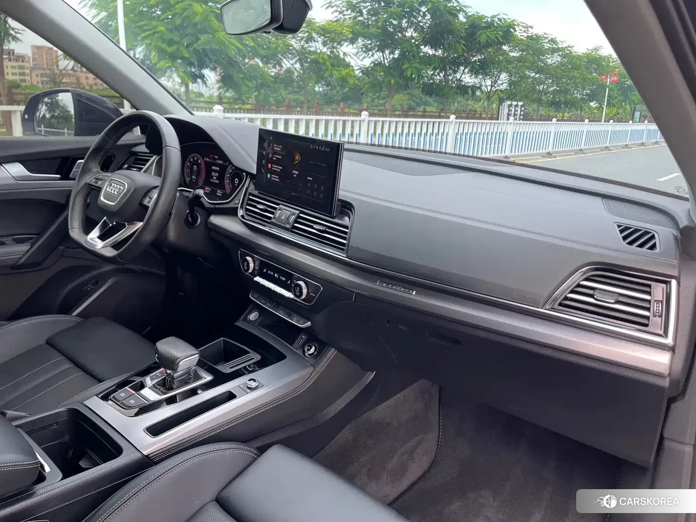 Audi Q5L id 4589235 из Китая 30
