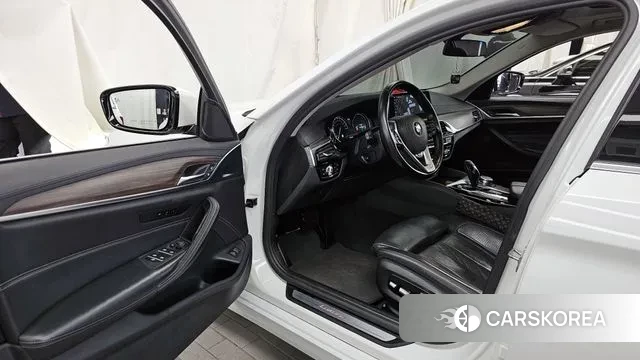 BMW 5 Series (G30) id 3375125 из Кореи 20