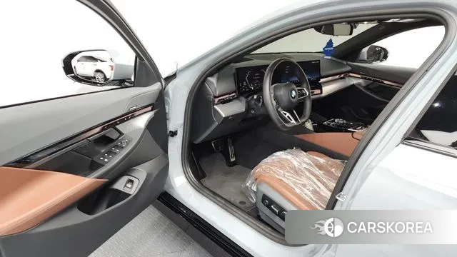 BMW 5 Series (G60) id 3720719 из Кореи 20