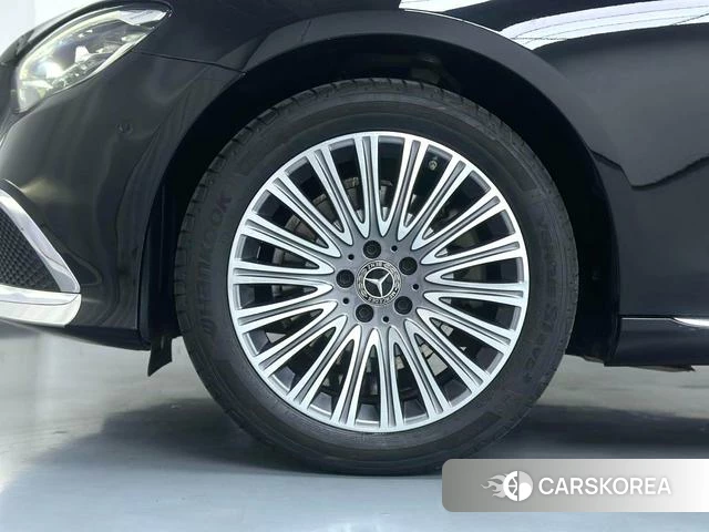 Mercedes-Benz E-class id 4359378 из Китая 12