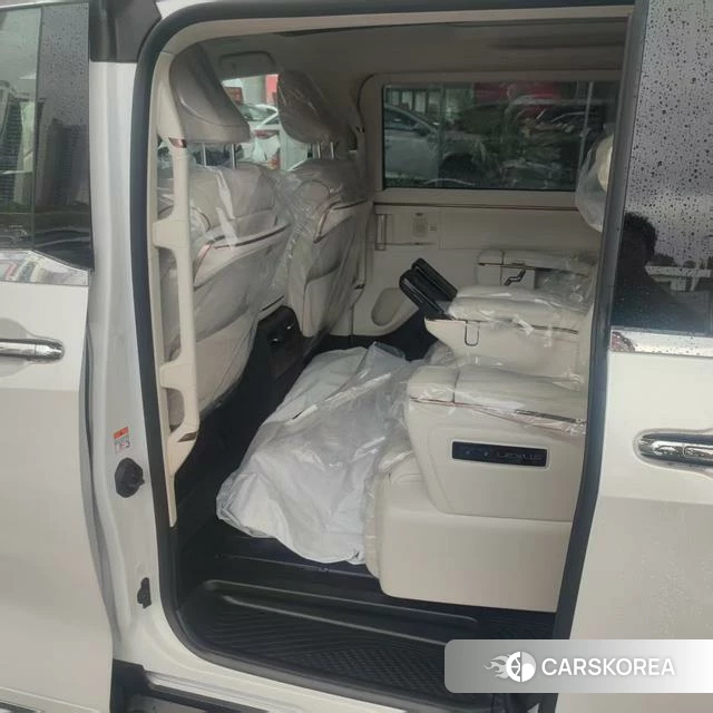 Lexus LM id 4275883 из Китая 17