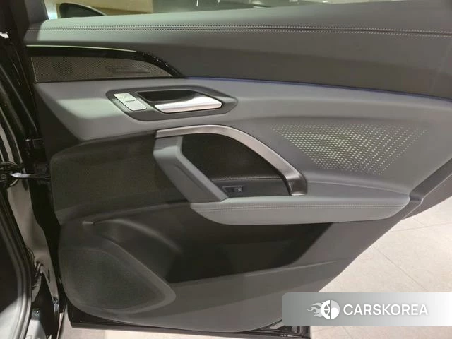 Audi Q5L id 4026794 из Китая 27