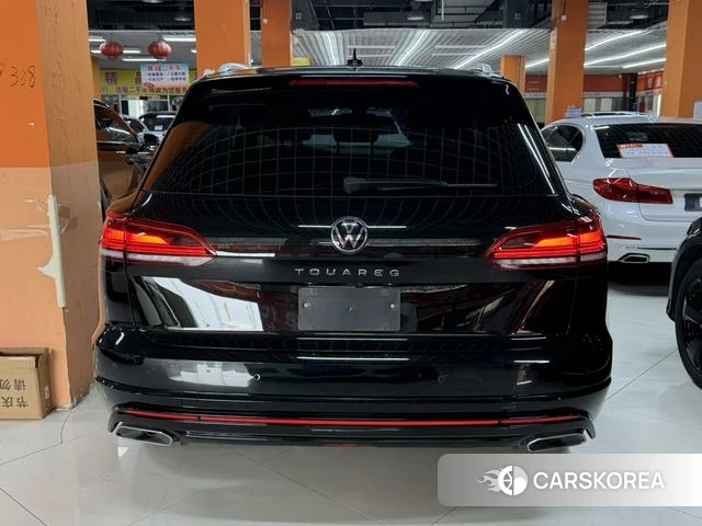 Volkswagen Touareg id 4387243 из Китая 14