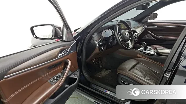 BMW 5 Series (G30) id 3742878 из Кореи 20