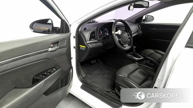 Hyundai Avante AD id 3834949 из Кореи 20