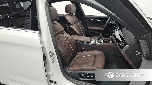 BMW 5 Series (G30) id 3555643 из Кореи 20