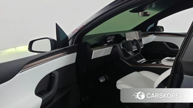 Tesla Model X id 4879685 из Кореи 34