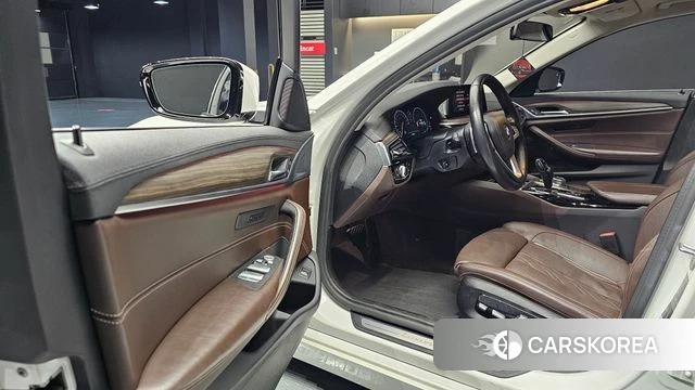 BMW 5 Series (G30) id 3905311 из Кореи 20