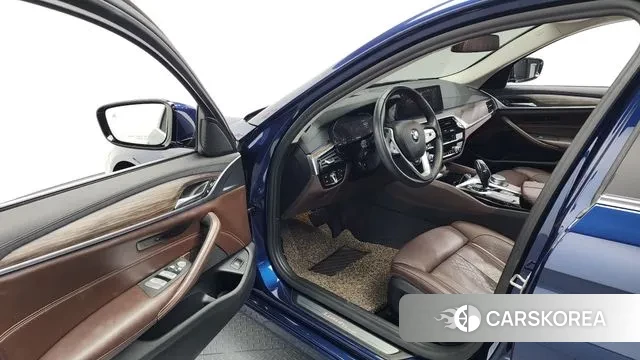 BMW 5 Series (G30) id 3504823 из Кореи 20