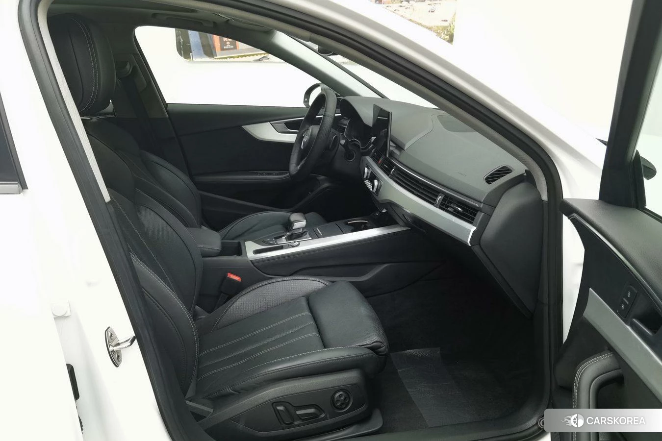 Audi A4L id 4479322 из Китая 24