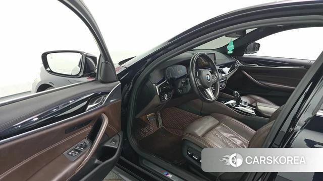 BMW 5 Series (G30) id 4435482 из Кореи 20