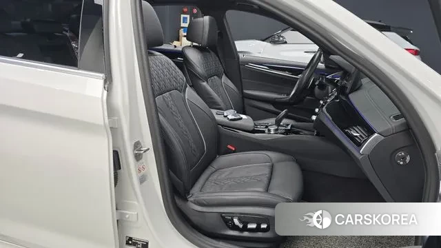 BMW 5 Series (G30) id 3555549 из Кореи 20