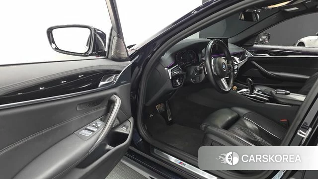 BMW 5 Series (G30) id 4323292 из Кореи 33