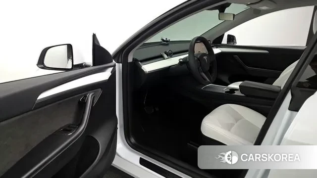 Tesla Model Y id 3776398 из Кореи 20