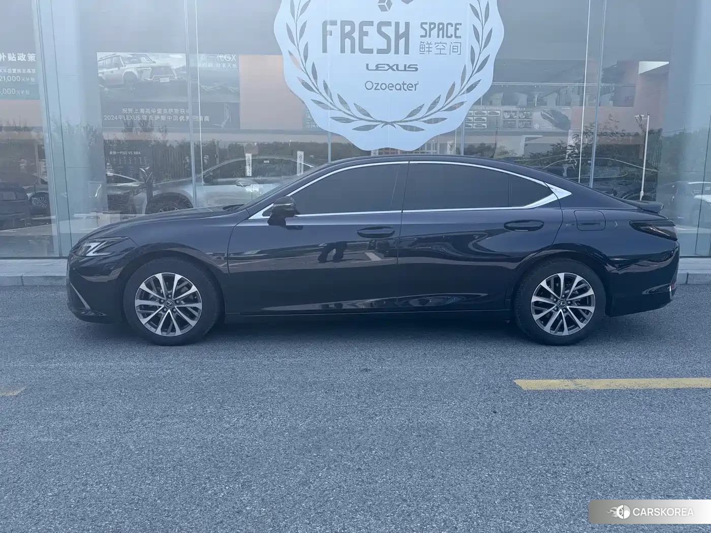 Lexus ES id 4622472 из Китая 16