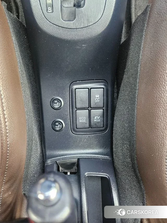 Toyota Prius C id 3558062 из Кореи 11