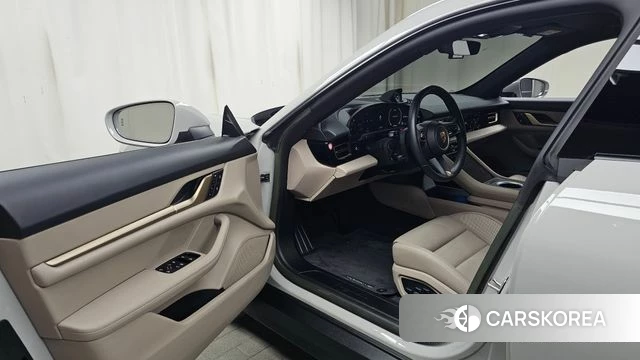 Porsche Taycan id 4623877 из Кореи 33