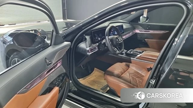 BMW 7 Series (G70) id 4488263 из Кореи 18