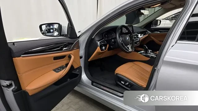 BMW 5 Series (G30) id 3546882 из Кореи 20