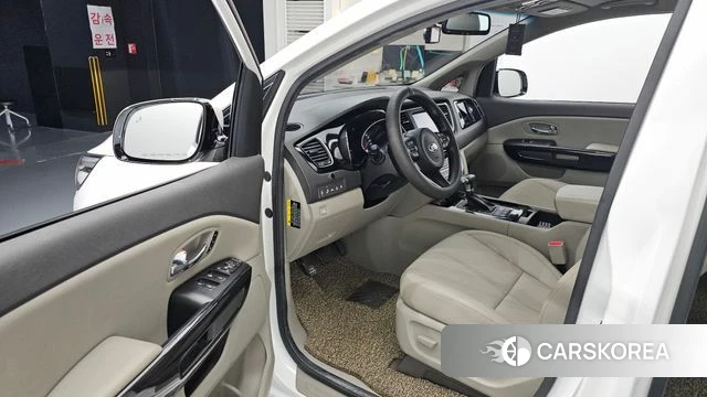 Kia All New Carnival id 4357013 из Кореи 35