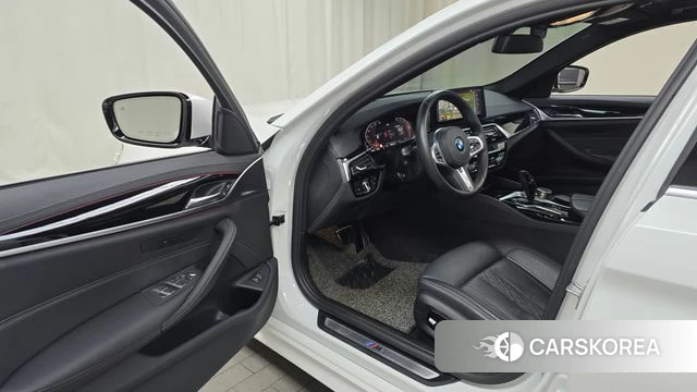 BMW 5 Series (G30) id 3843675 из Кореи 20