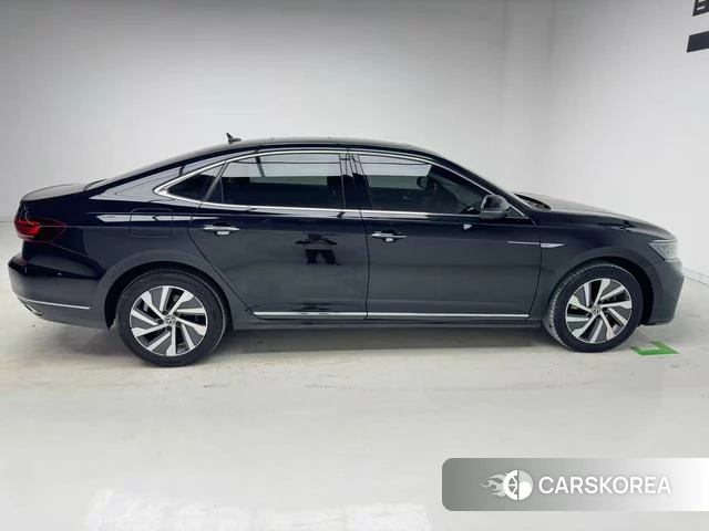 Volkswagen Passat PHEV id 4221849 из Китая 18