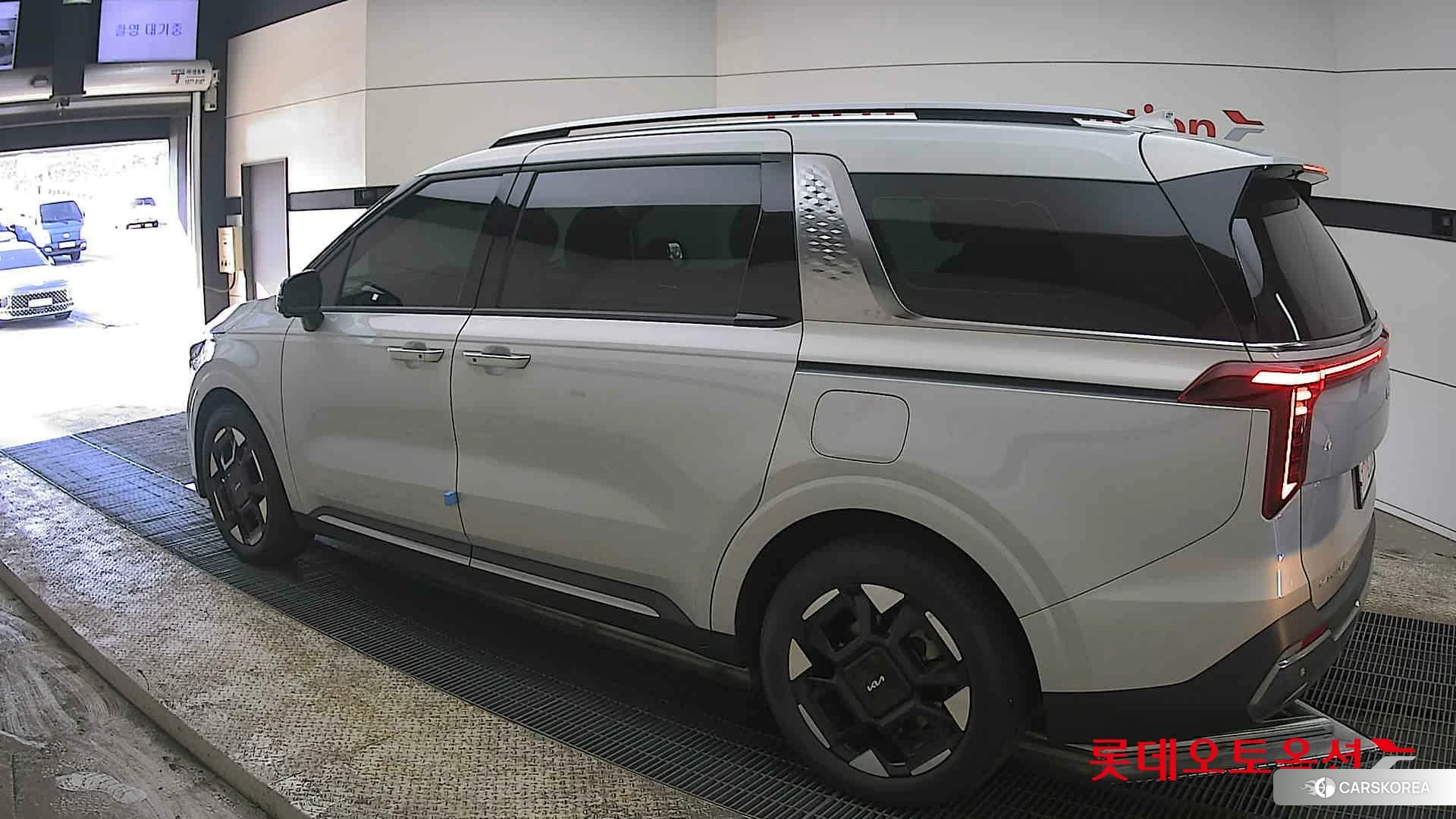 Kia Carnival Hybrid id 3882146 из Кореи 37