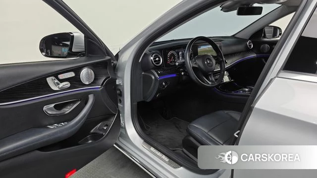 Mercedes-Benz E-Class W213 id 4531099 из Кореи 31