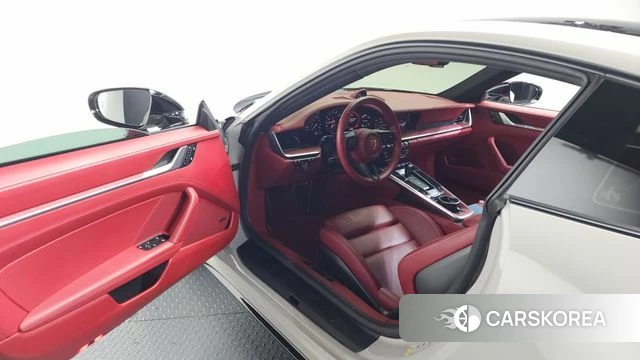 Porsche 911(992) id 4243905 из Кореи 32