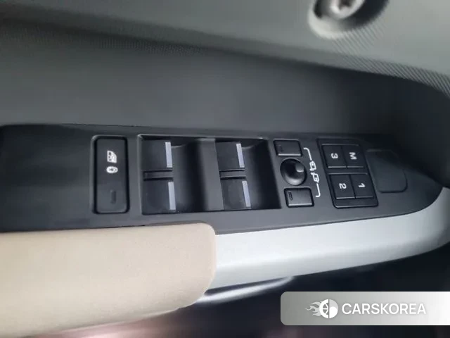 Land Rover Defender (L663) id 3539238 из Кореи 20