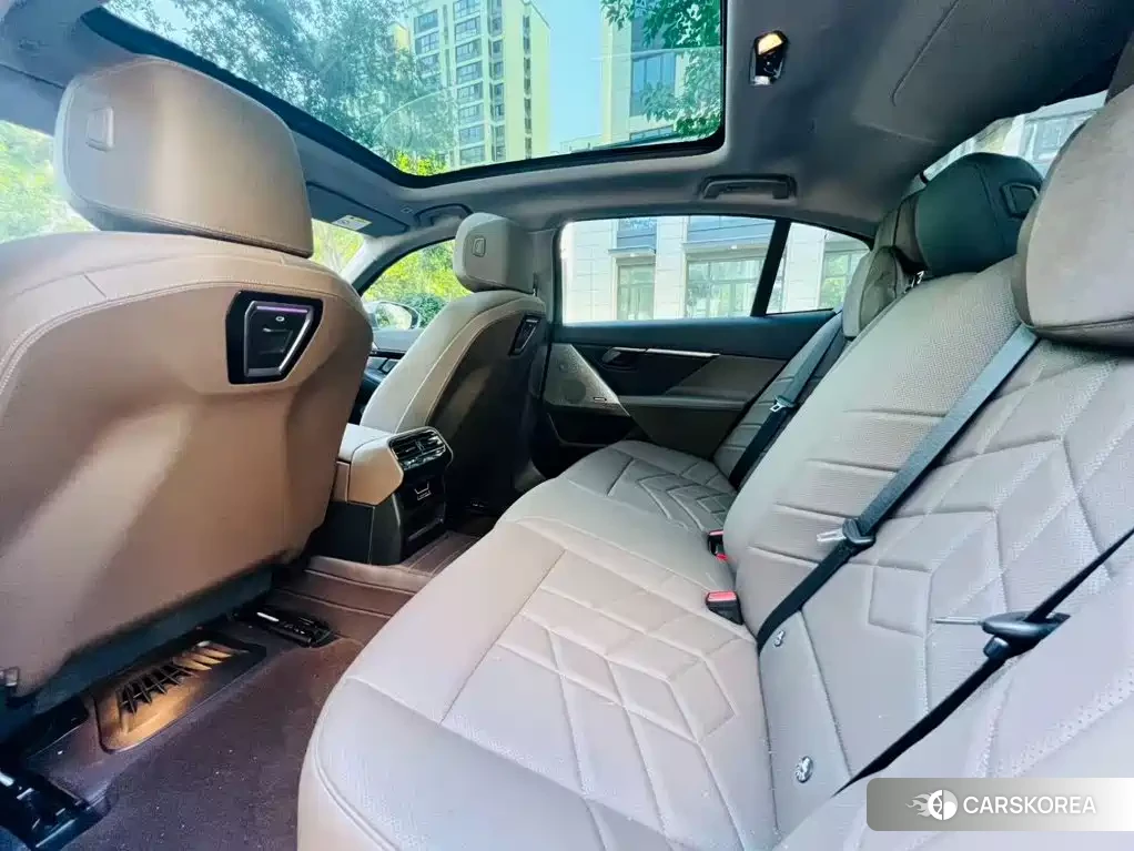 BMW 5 series id 4653971 из Китая 18