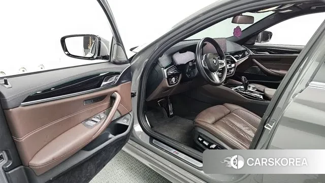 BMW 5 Series (G30) id 3378635 из Кореи 20