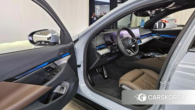 BMW 5 Series (G60) id 3837884 из Кореи 20