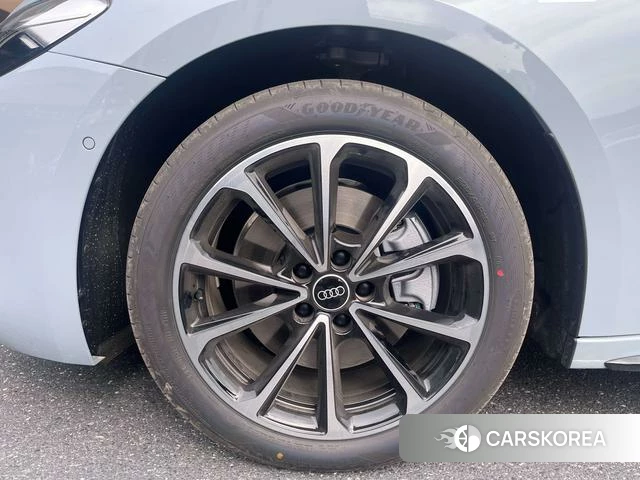 Audi A5L id 4239492 из Китая 16