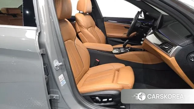 BMW 5 Series (G30) id 3225726 из Кореи 20