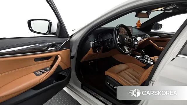 BMW 5 Series (G30) id 3411509 из Кореи 20