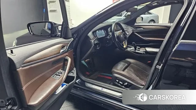 BMW 5 Series (G30) id 3687724 из Кореи 20