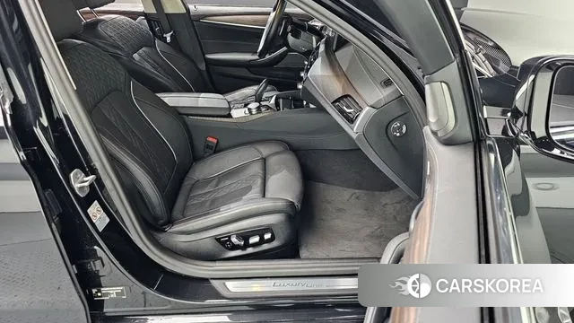 BMW 5 Series (G30) id 3701274 из Кореи 20