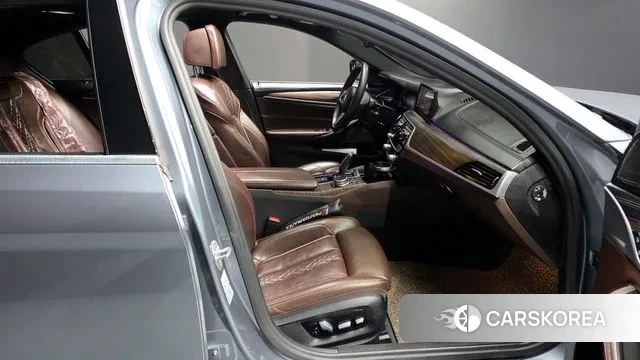 BMW 5 Series (G30) id 3772419 из Кореи 20